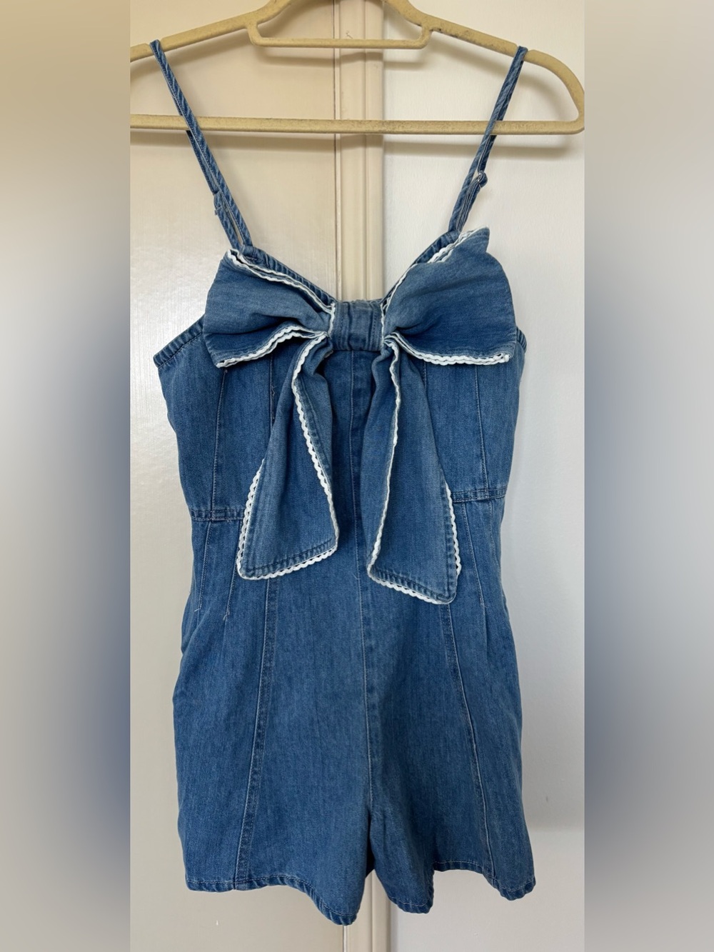 Peach Love California Blue Denim Bow-Front Short Overalls